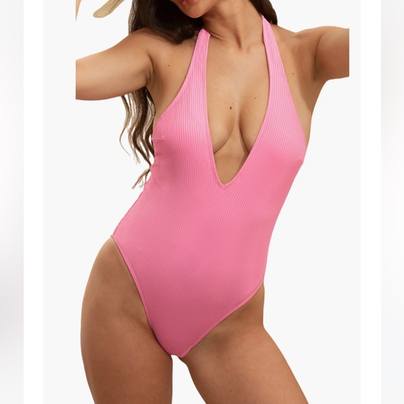 Cupshe Other - Cupshe Sunbream Ribbed Halter Plunge One-Piece Swimsuit